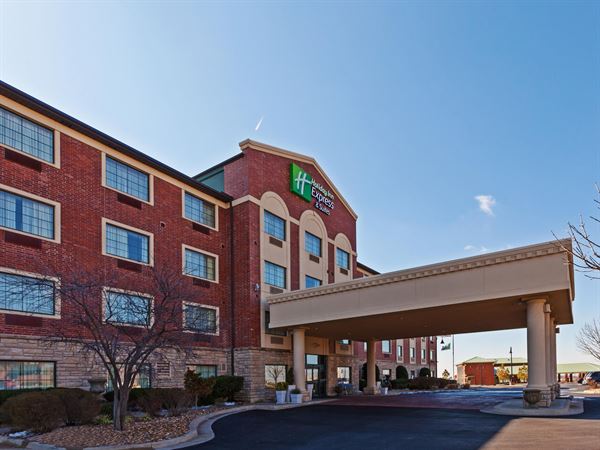 Holiday Inn Express & Suites Tulsa S Broken Arrow Hwy 51