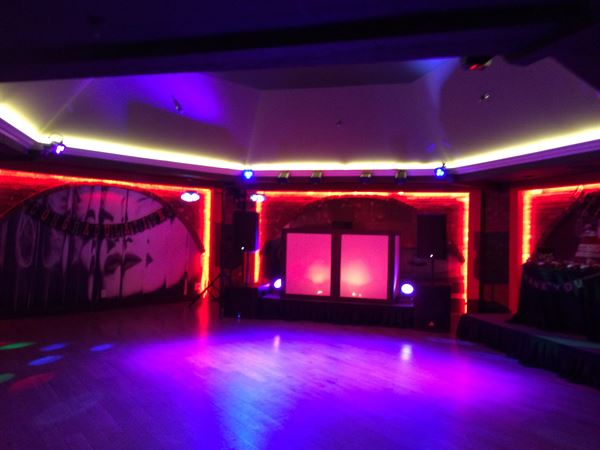 IV PRIVATE PARTY LOUNGE