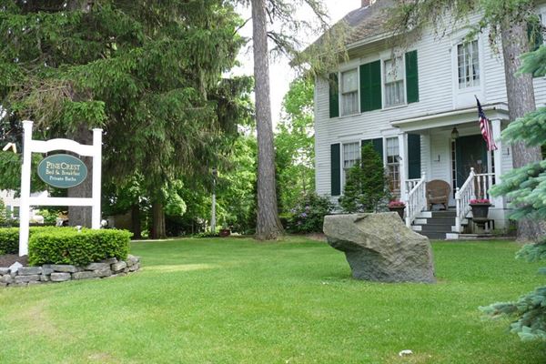 PineCrest Inn