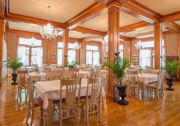 Terrace Inn and 1911 Restaurant