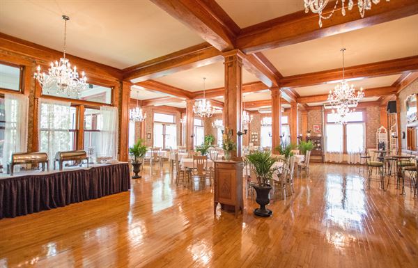 Terrace Inn and 1911 Restaurant