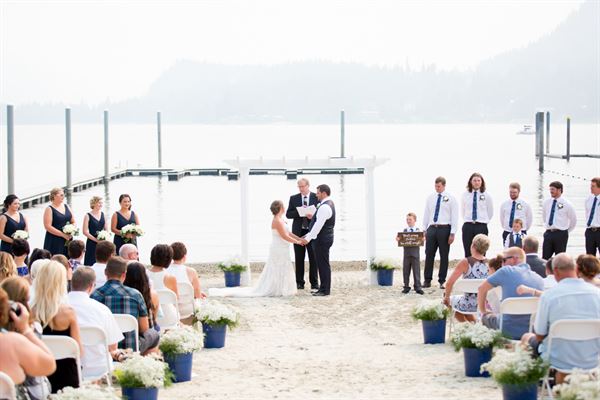 Candid Apple Photography - Merritt