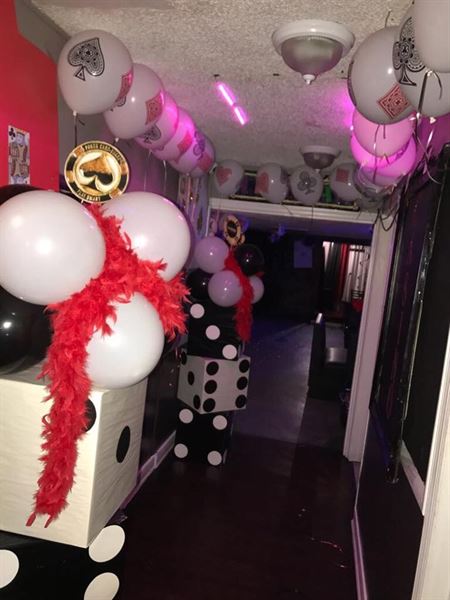 Gloria's Bar & Grill