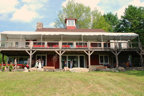 Barn On The Pond: Barn Style Lodging & Events