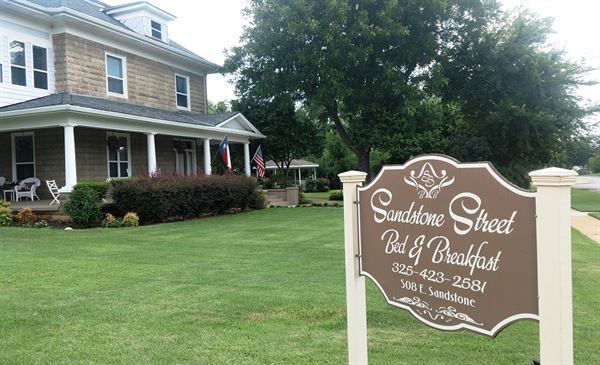 Sandstone Street Bed and Breakfast