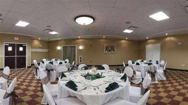 Holiday Inn Hotel & Suites Rochester - Marketplace
