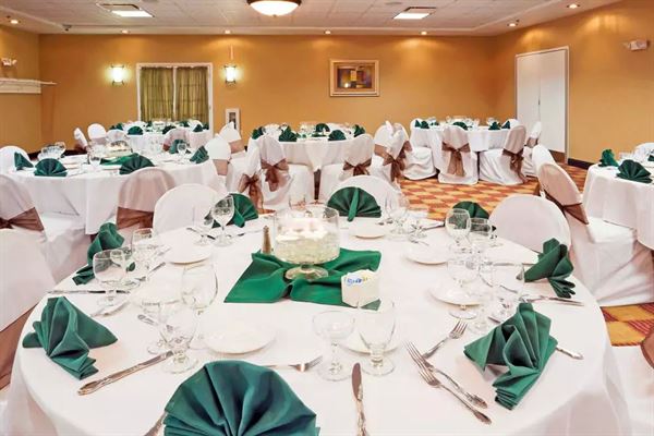 Holiday Inn Hotel & Suites Rochester - Marketplace