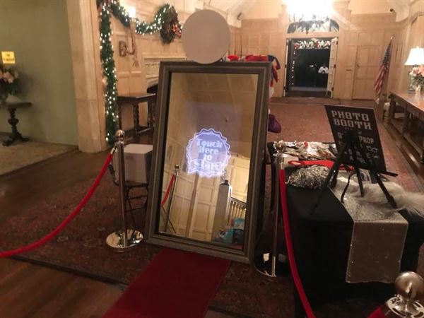 Mirror Me Memories Photo Booths