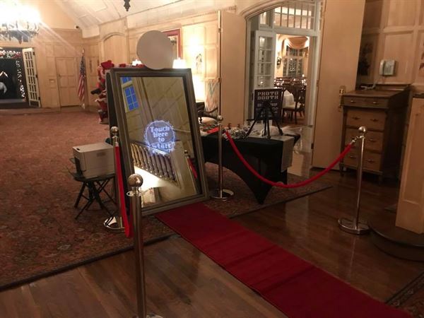 Mirror Me Memories Photo Booths