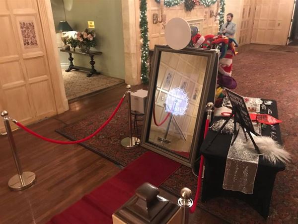 Mirror Me Memories Photo Booths