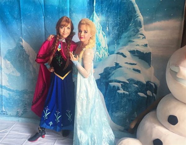 Frozen Unfolded sisters