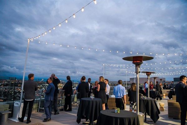 H Hotel Los Angeles, Curio Collection by Hilton