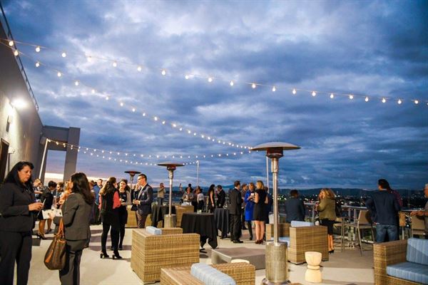 H Hotel Los Angeles, Curio Collection by Hilton