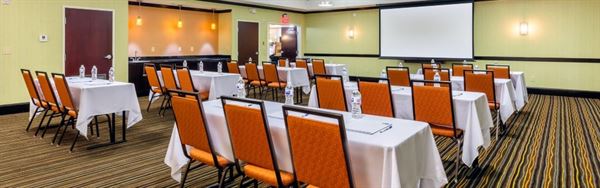 Holiday Inn Express & Suites - Dallas West