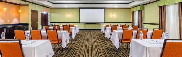 Holiday Inn Express & Suites - Dallas West