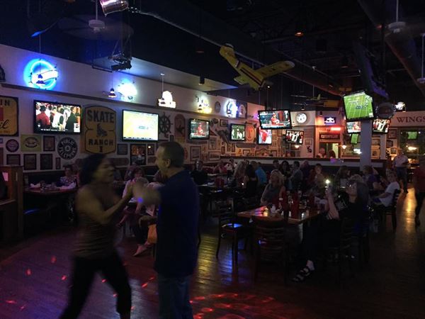 Wild Wing Cafe Cool Springs