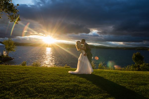 Kiss The Bride Wedding Photography
