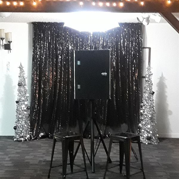 Strike A Pose Photo Booth