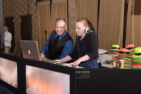 Todd Moffre Enetrtainment - Party With Todd