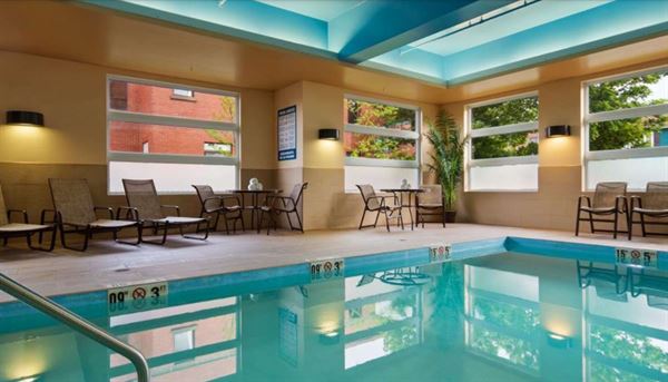 Best Western Plus - Bathurst Hotel & Suites