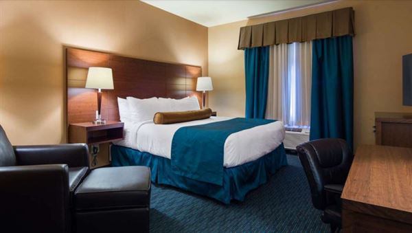 Best Western Plus - Bathurst Hotel & Suites