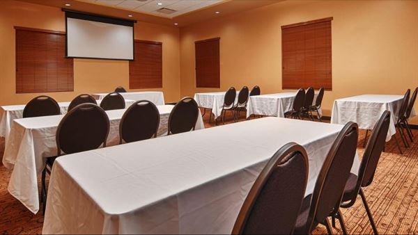 Best Western Plus - Bathurst Hotel & Suites