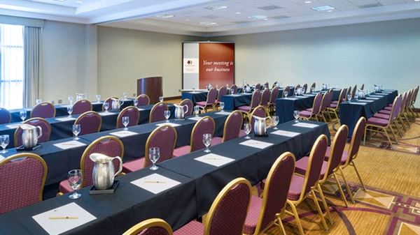 DoubleTree By Hilton Milwaukee - Brookfield Hotel