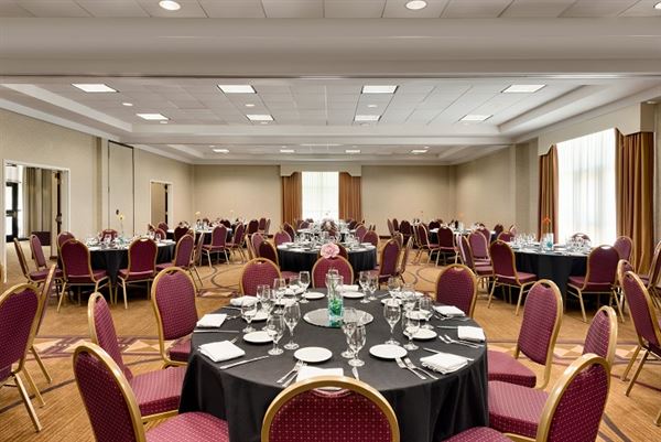 DoubleTree By Hilton Milwaukee - Brookfield Hotel
