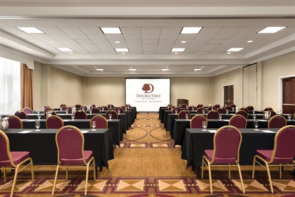 DoubleTree By Hilton Milwaukee - Brookfield Hotel