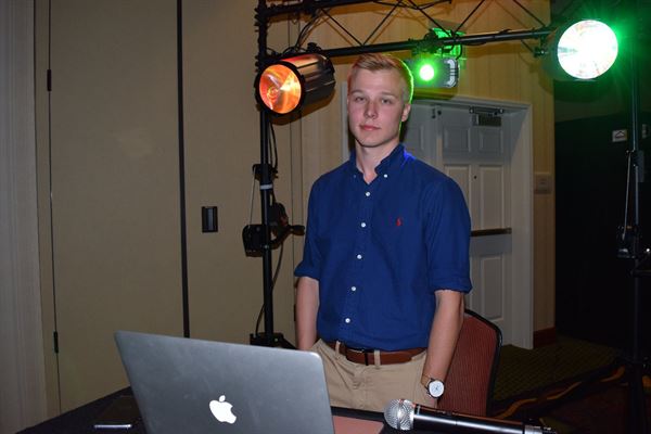 CG Entertainment - DJ & Photo Booth