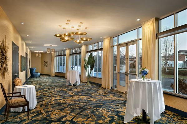 Holiday Inn & Suites Historic Gateway