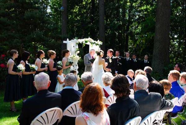 Whispering Firs Bed & Breakfast and Lodge