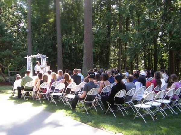 Whispering Firs Bed & Breakfast and Lodge