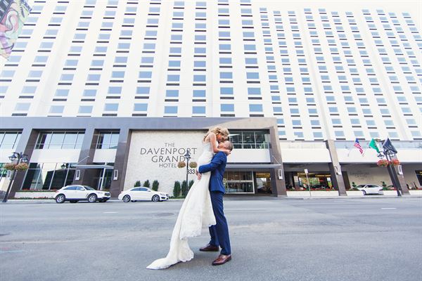 The Davenport Grand, Autograph Collection