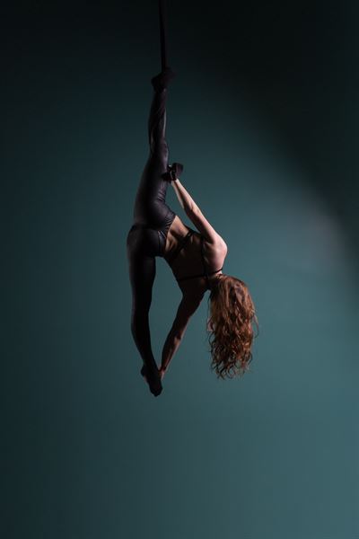 Danielle Flies Circus Artist