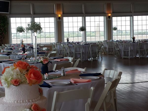 Connellee Hotel & Civic Center