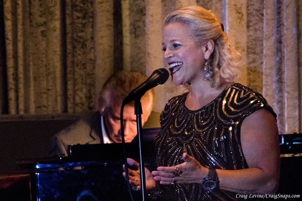 Francesca Amari, Cabaret Singer