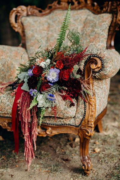 Designs@delaflore.com