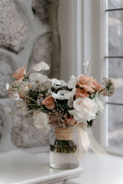 Designs@delaflore.com