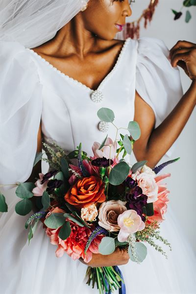 Designs@delaflore.com