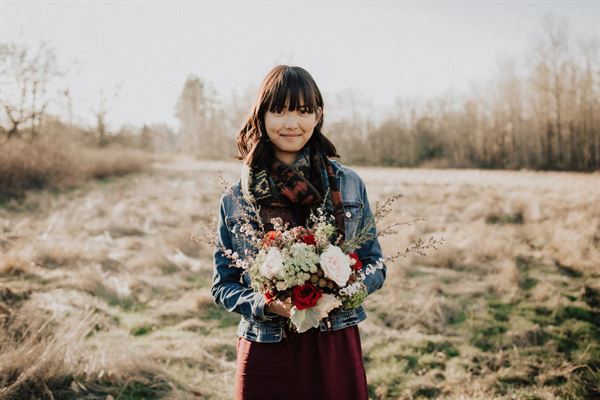 Designs@delaflore.com