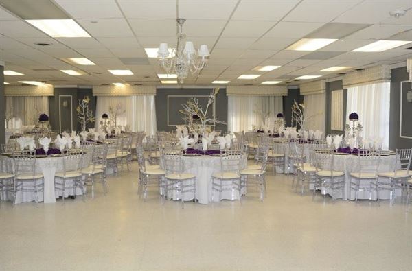 Elegante Ballroom (Harry Hines)