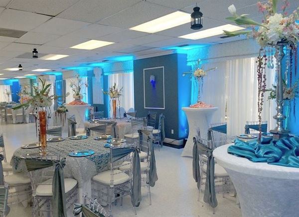 Elegante Ballroom (Harry Hines)