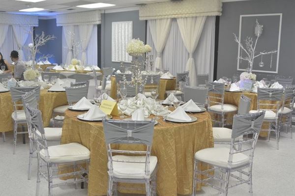 Elegante Ballroom (Harry Hines)