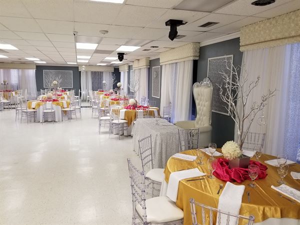 Elegante Ballroom (Harry Hines)