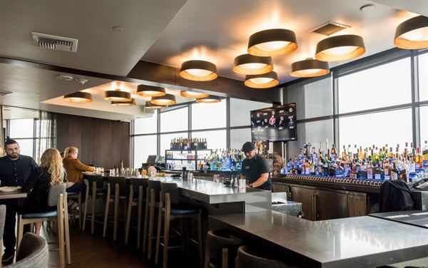 Holiday Inn Long Beach Airport