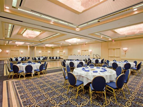 Crowne Plaza Los Angeles Harbor Hotel