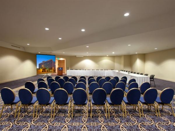 Crowne Plaza Los Angeles Harbor Hotel