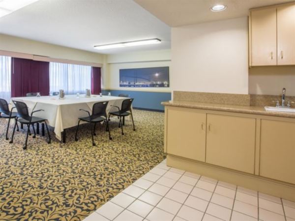 Crowne Plaza Los Angeles Harbor Hotel
