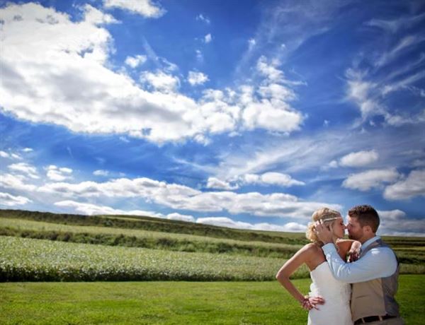 Complete weddings + events - Photographer